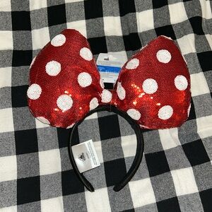 Minnie’s fluffy puffy bow headband - from Disneyland Shanghai - NWT